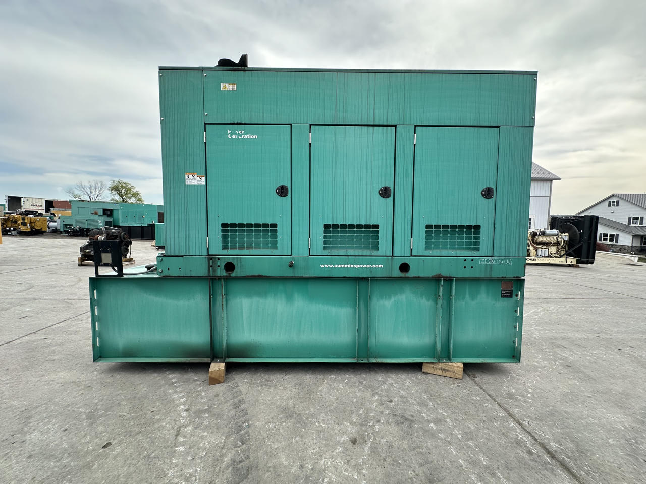 500 kW Cummins/Onan Gen Set, with Enclosure and Base Fuel Tank, Year – 2008, 59 Hours, US EPA Tier 2 Pre Emissions