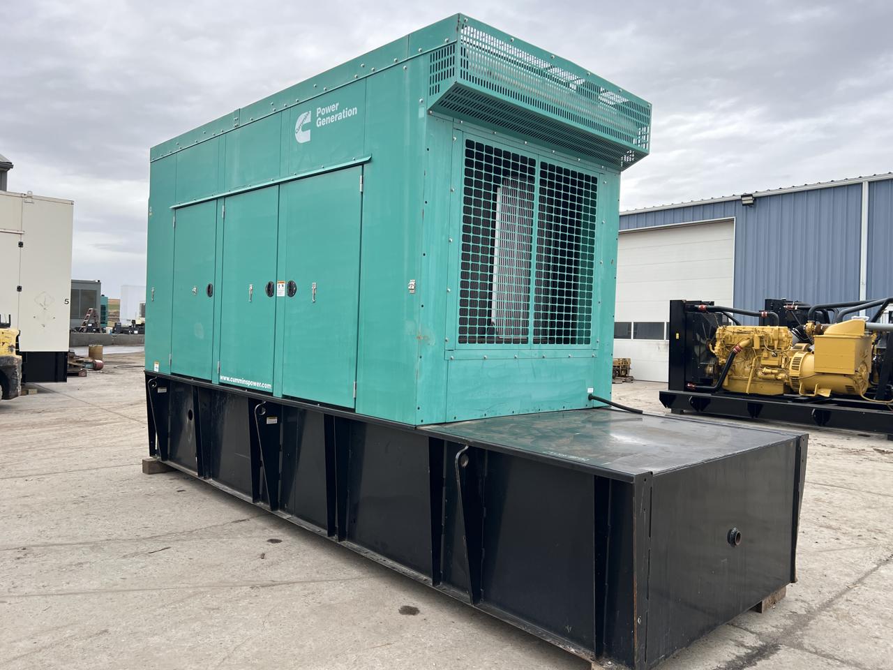 500 kW Cummins/Onan Gen Set, with Enclosure and Base Fuel Tank, Year – 2010, 504 Hours, US EPA Tier 2 Flex Engine Transmission