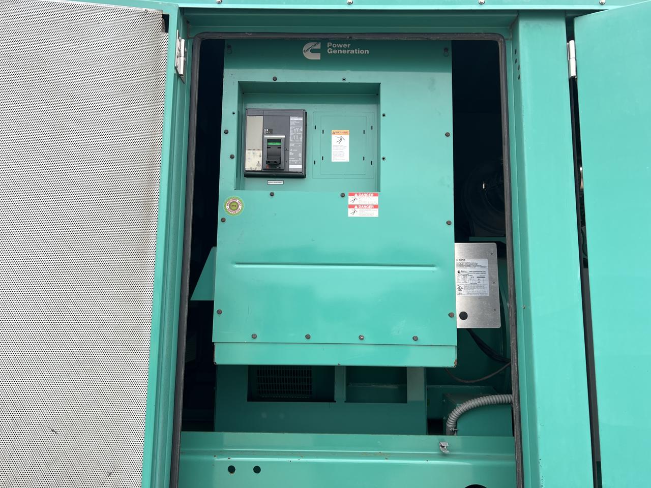 500 kW Cummins/Onan Gen Set, with Enclosure and Base Fuel Tank, Year – 2010, 504 Hours, US EPA Tier 2 Flex Engine Transmission