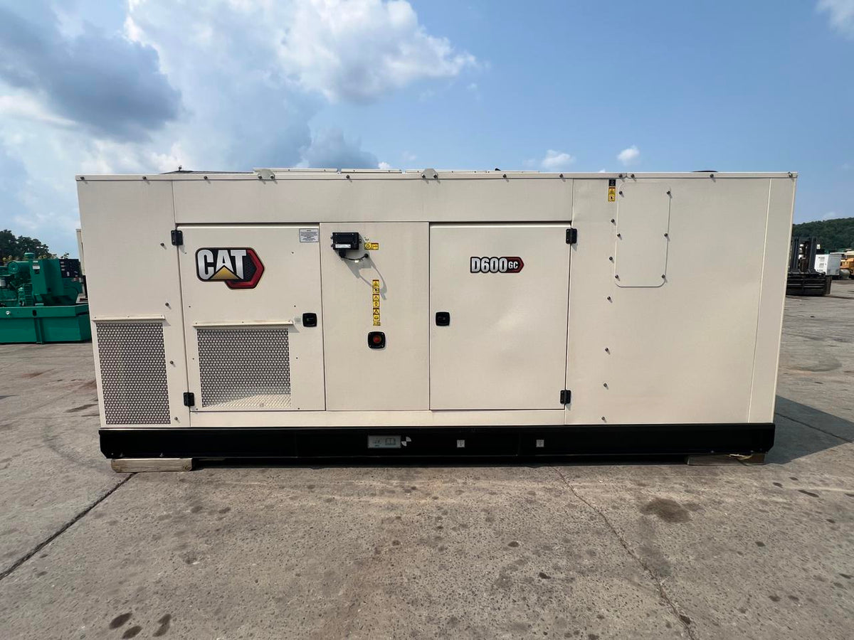 600 kW CAT New Surplus Gen Set with Sound Attenuated Enclosure Year 2023 DSLP1266