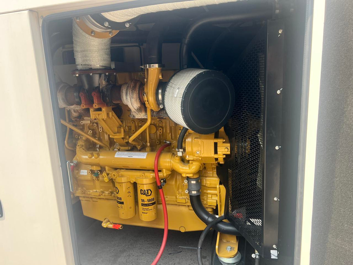 600 kW CAT New Surplus Gen Set with Sound Attenuated Enclosure Year 2023 DSLP1266