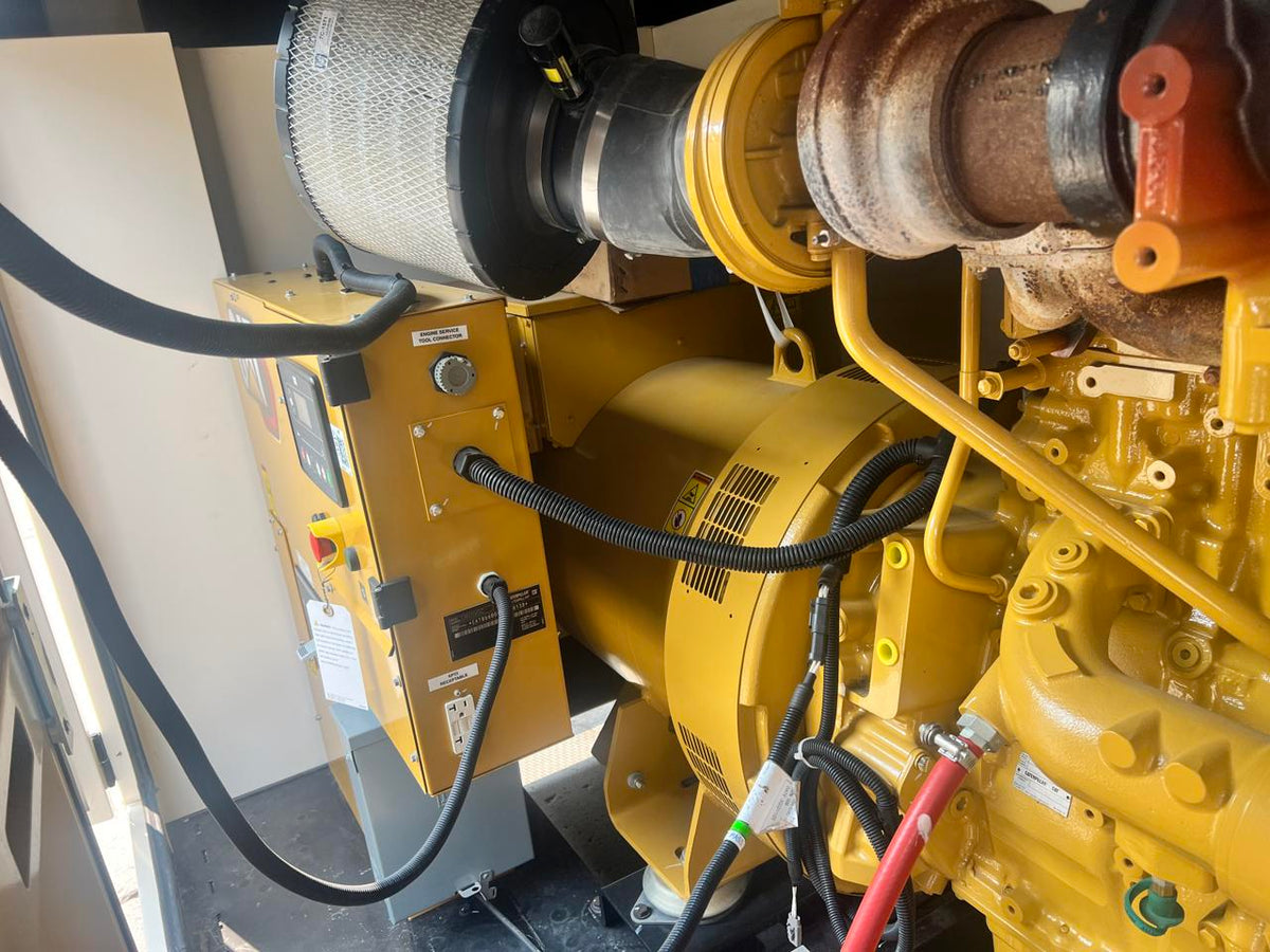 600 kW CAT New Surplus Gen Set with Sound Attenuated Enclosure Year 2023 DSLP1266