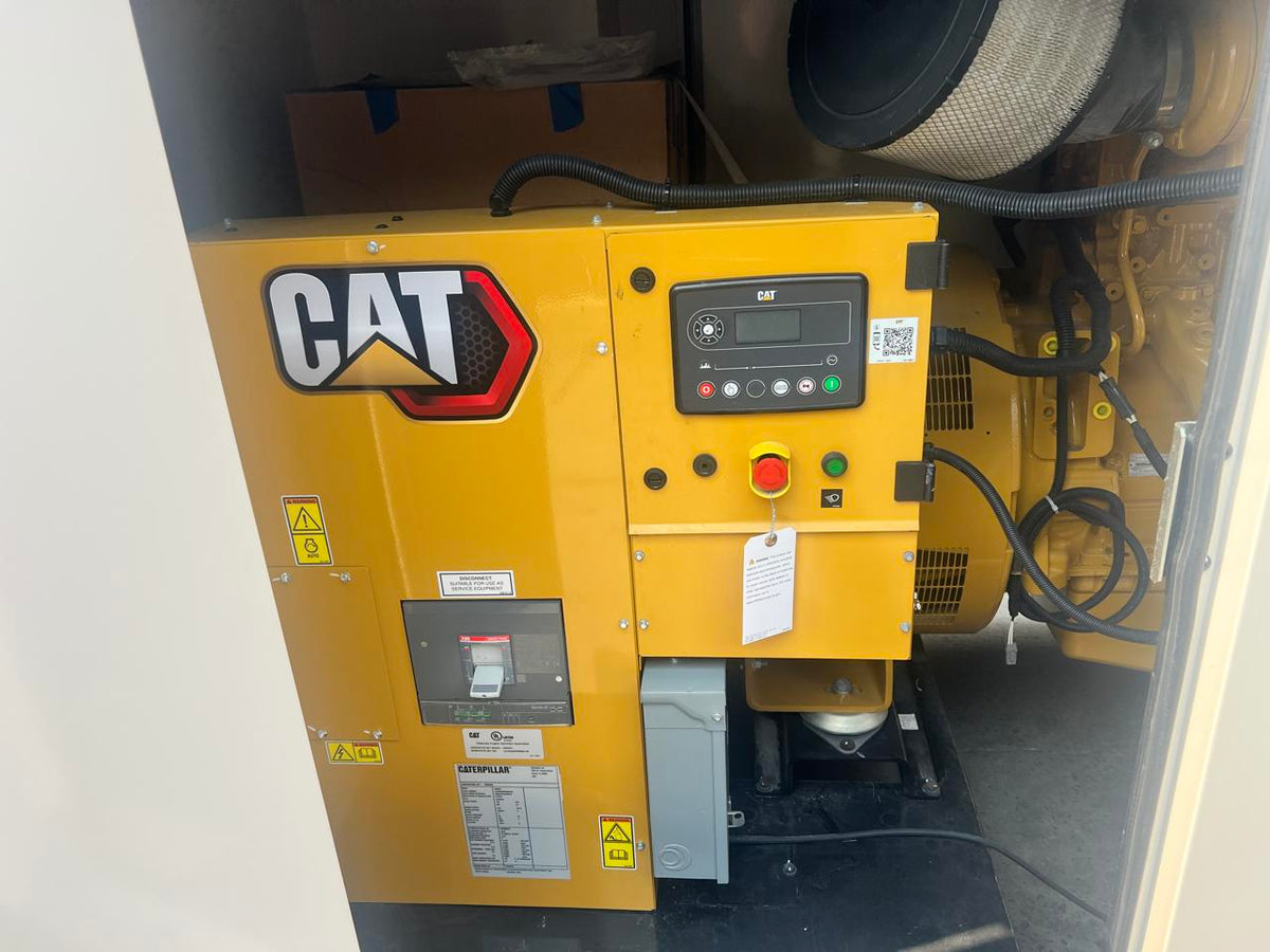 600 kW CAT New Surplus Gen Set with Sound Attenuated Enclosure Year 2023 DSLP1266