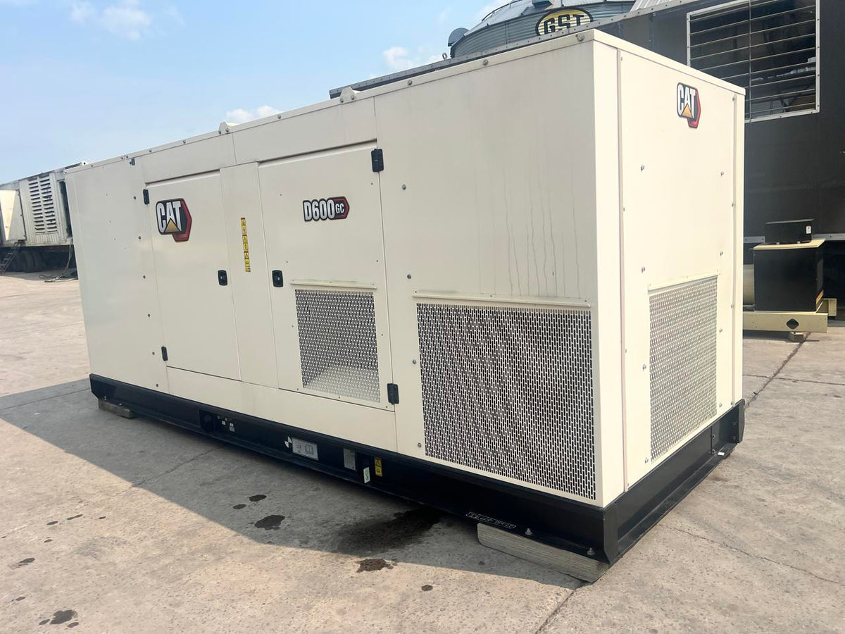 600 kW CAT New Surplus Gen Set with Sound Attenuated Enclosure Year 2023 DSLP1266
