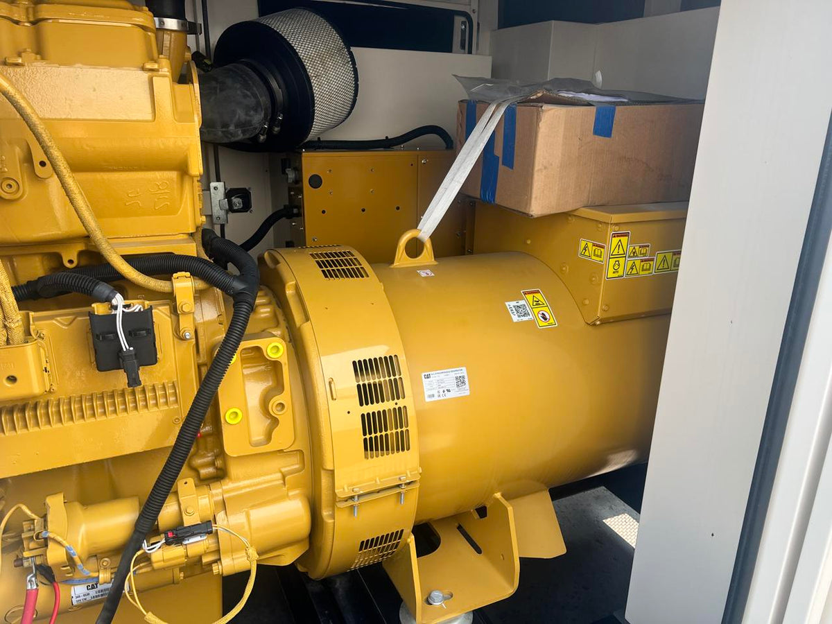 600 kW CAT New Surplus Gen Set with Sound Attenuated Enclosure Year 2023 DSLP1266