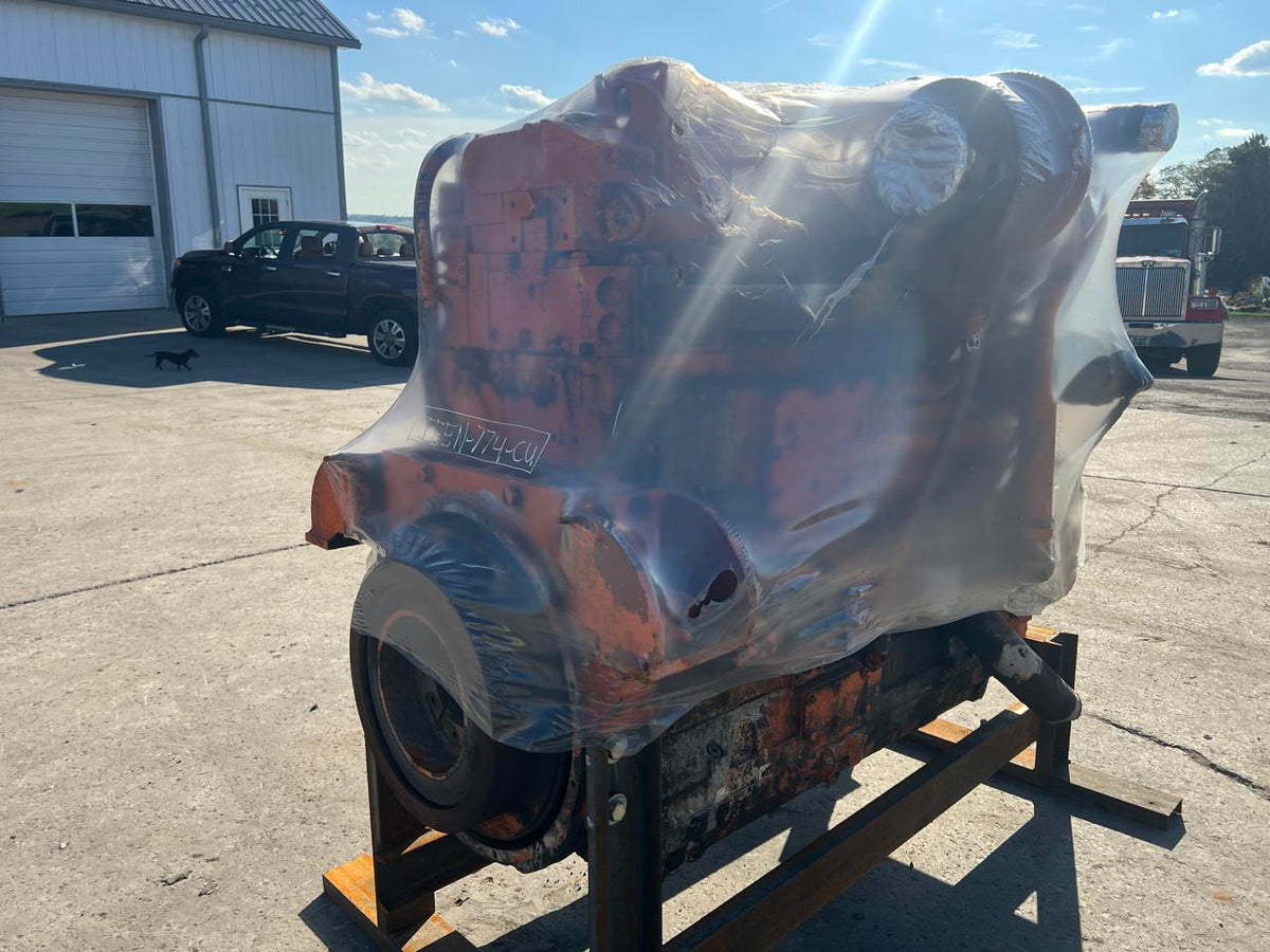 QSK19C Cummins Engine Take Out of EH750-3 Hitatchi Off Road Haul Truck Fuel Pump Missing