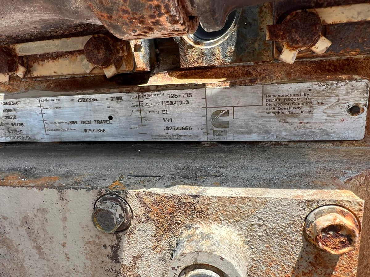 KT19 Cummins Engine Take out of R35 Haul Truck, Low Hour, Reman