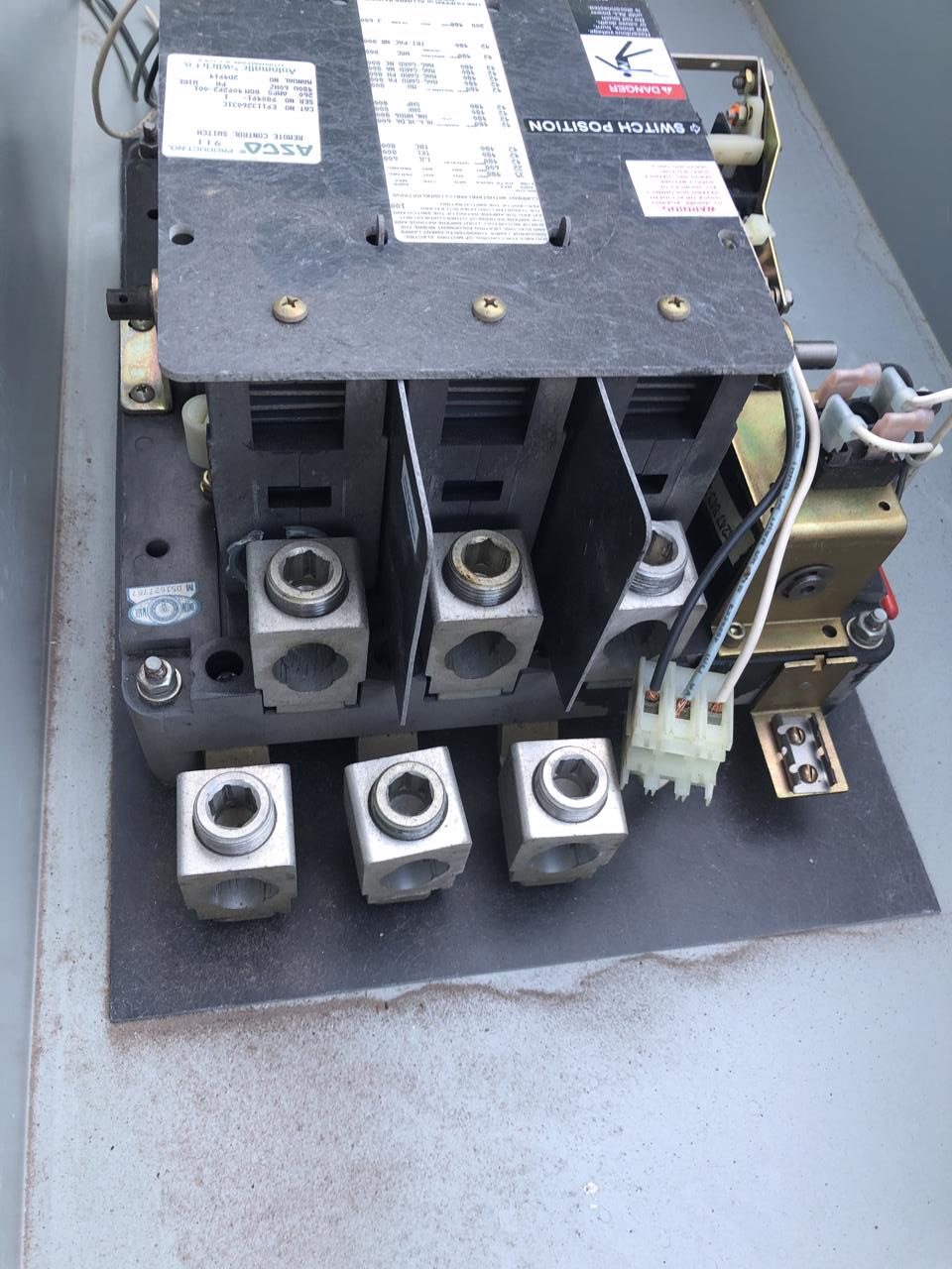 260 Amp Asco Transfer Switch, Type 1 Enclosure, 480 volts