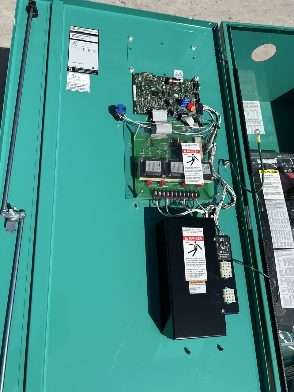 Cummins Automatic Transfer Switch, 400 Amps, Year 2010,  480 Volts, 3 Poles, Nema 1
