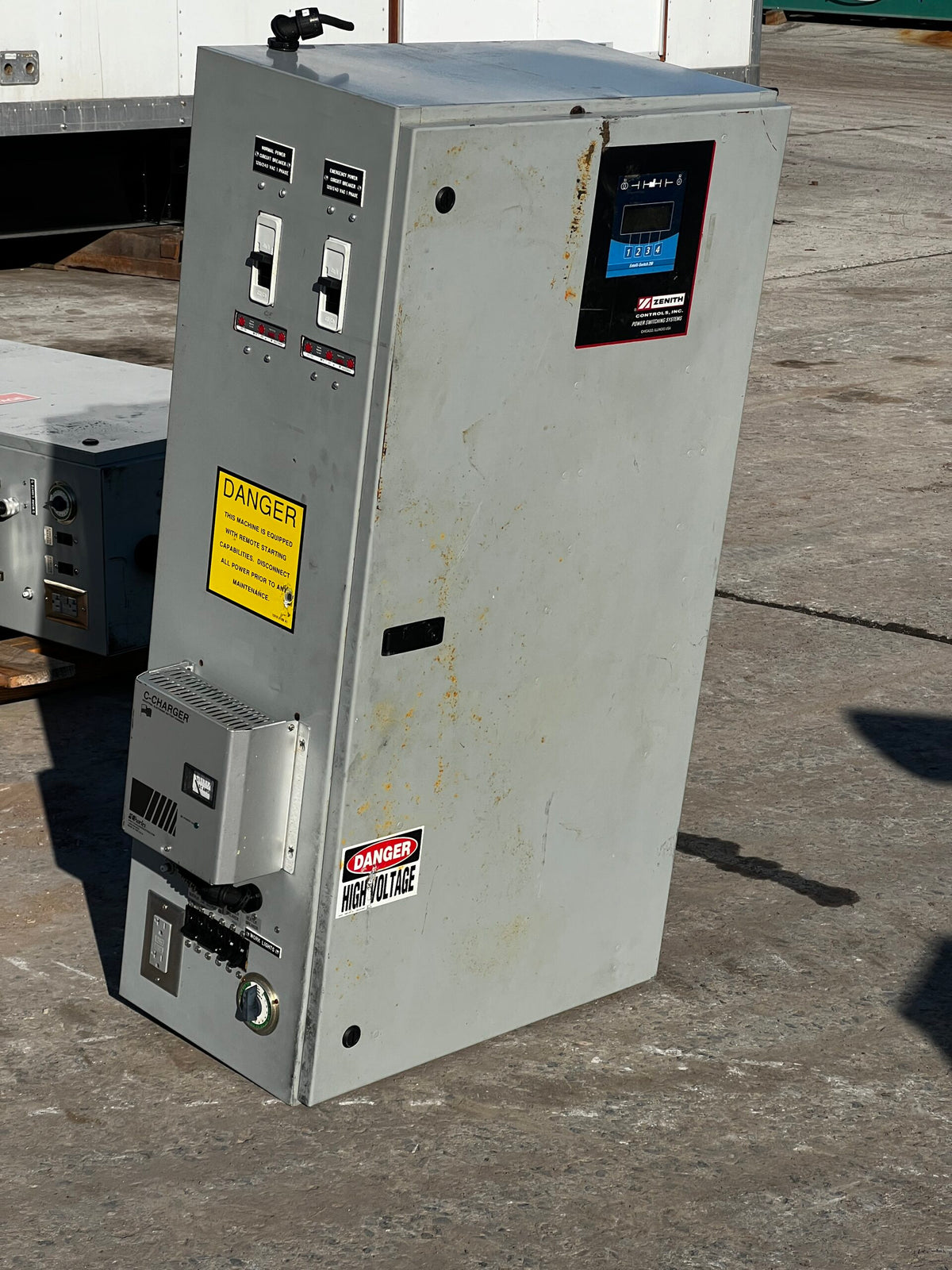 Zenith Automatic Transfer Switch, Service Entrance Rated with Disconnect Breaker, Nema 1