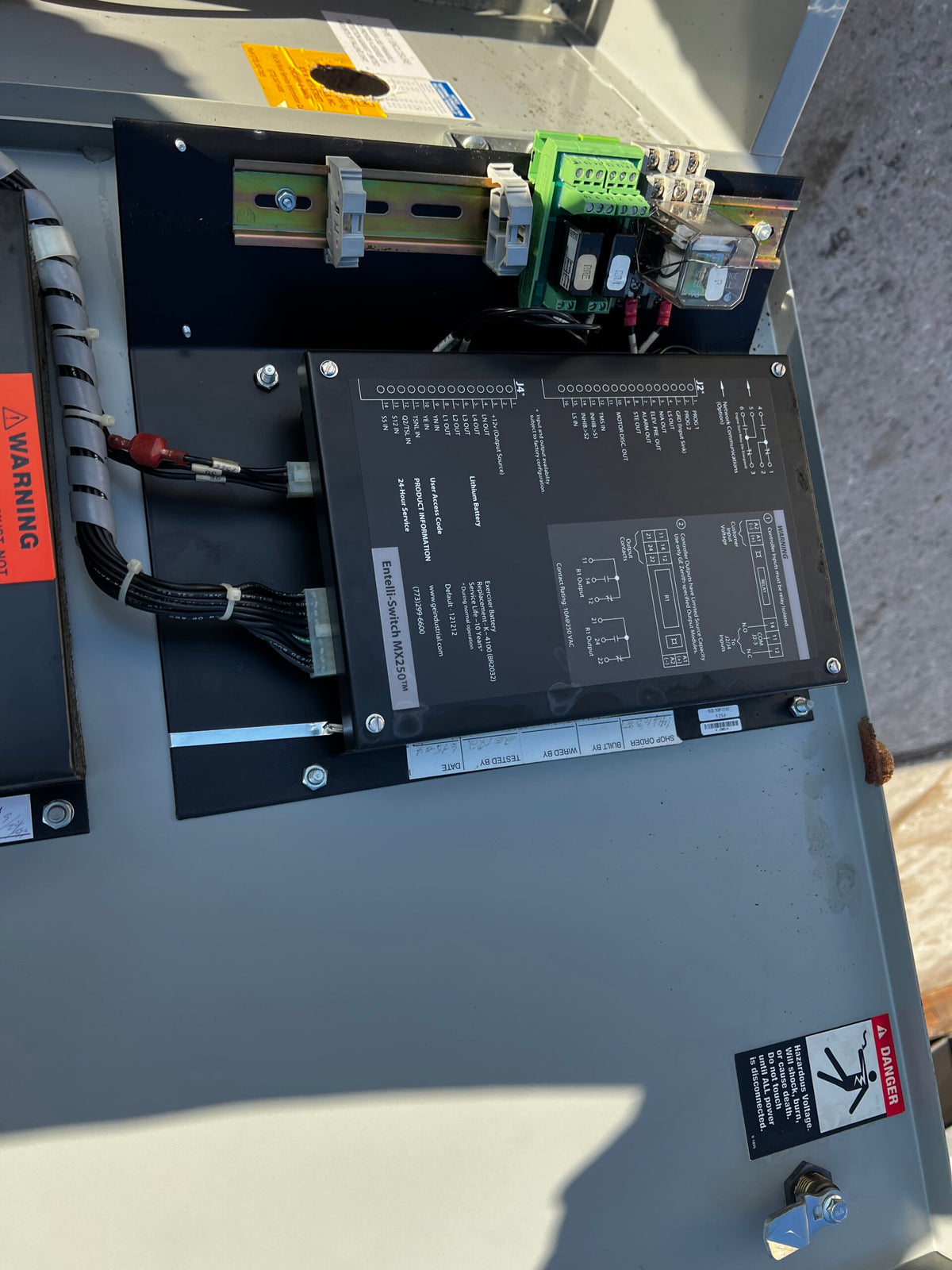 Zenith Automatic Transfer Switch, Service Entrance Rated with Disconnect Breaker, Nema 1