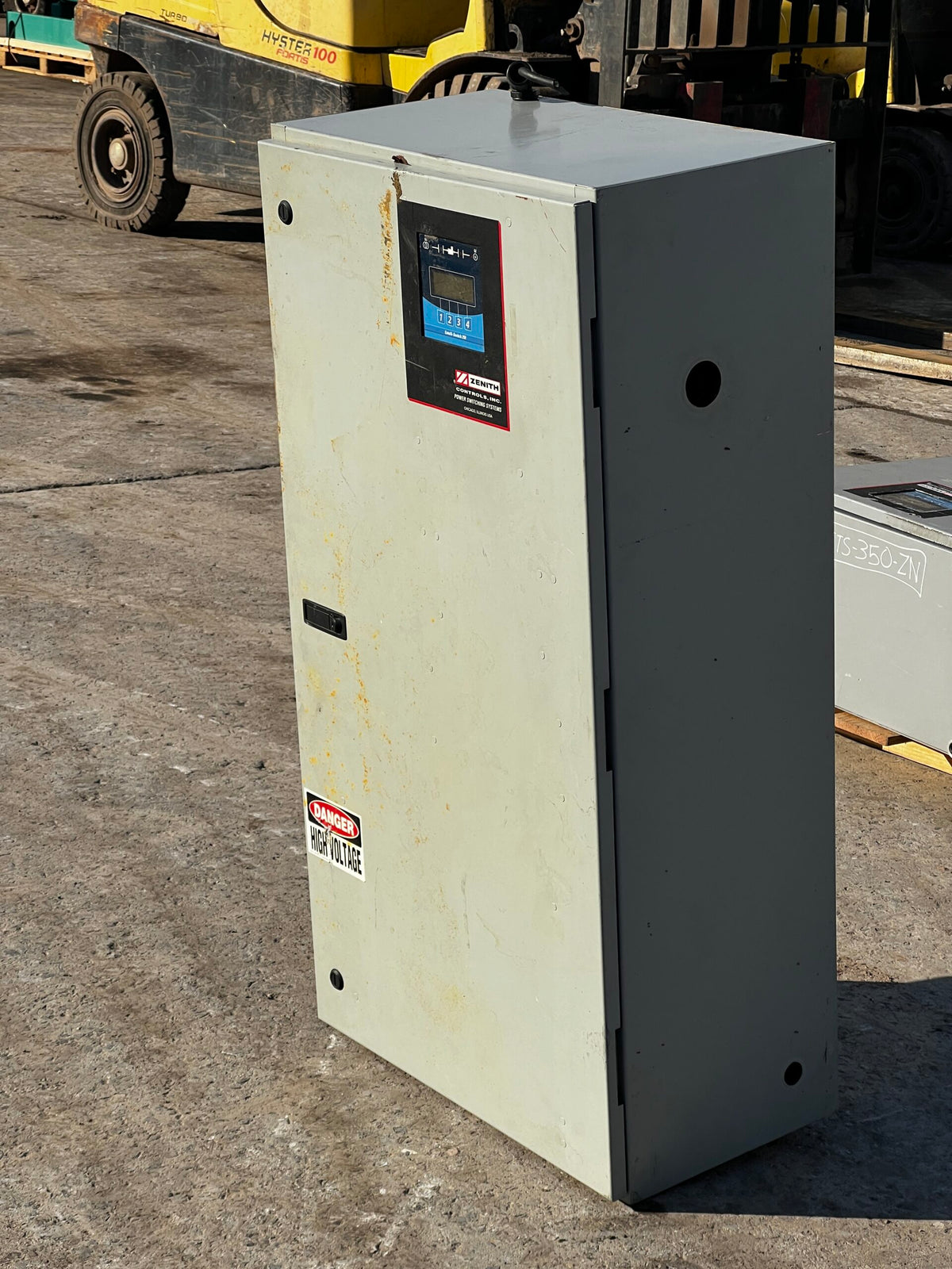 Zenith Automatic Transfer Switch, Service Entrance Rated with Disconnect Breaker, Nema 1