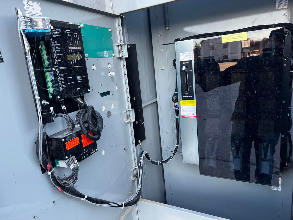 Onan/Cummins Automatic Transfer Switch, 1600 Amps, with Nema 3 Enclosure (Roof Panel Missing)