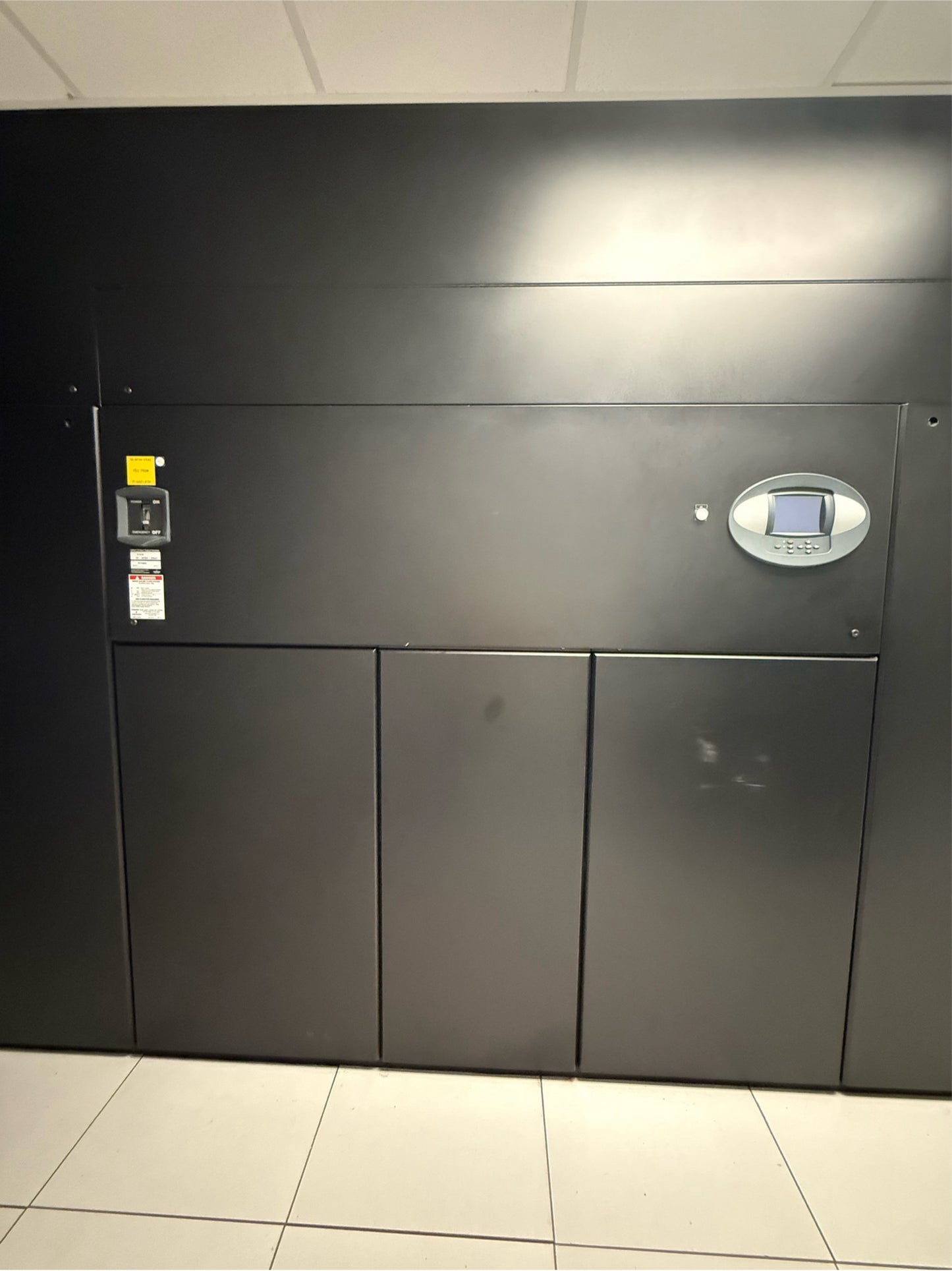 30 Ton Liebert CRAC DS105D UA0EI159S 460V 2011 Dual Cooled Air Cooled Downflow
