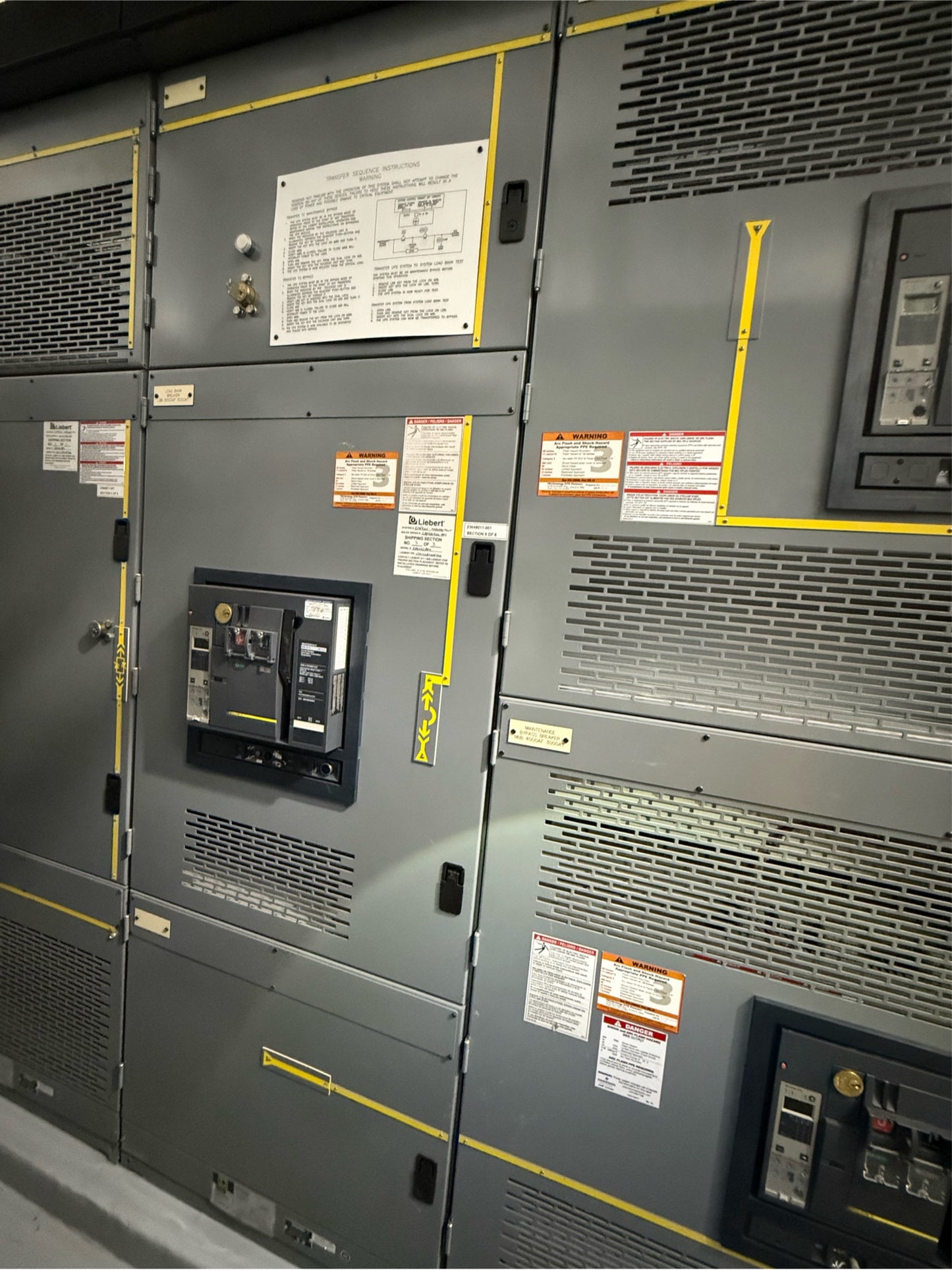 3000A Square D QED  6 Section Switchgear 480Y/277 6 Breaker & System Control Cabinet SCC