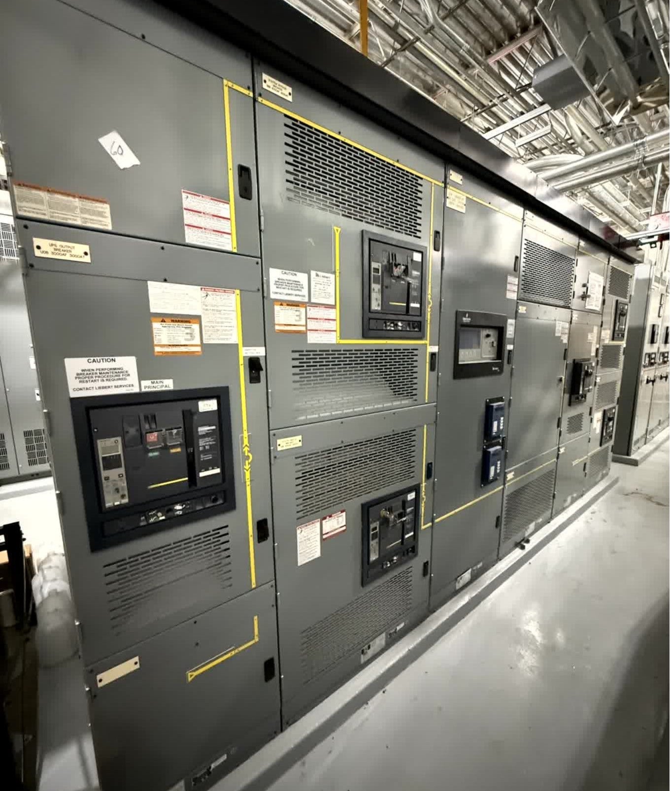 3000A Square D QED  6 Section Switchgear 480Y/277 6 Breaker & System Control Cabinet SCC