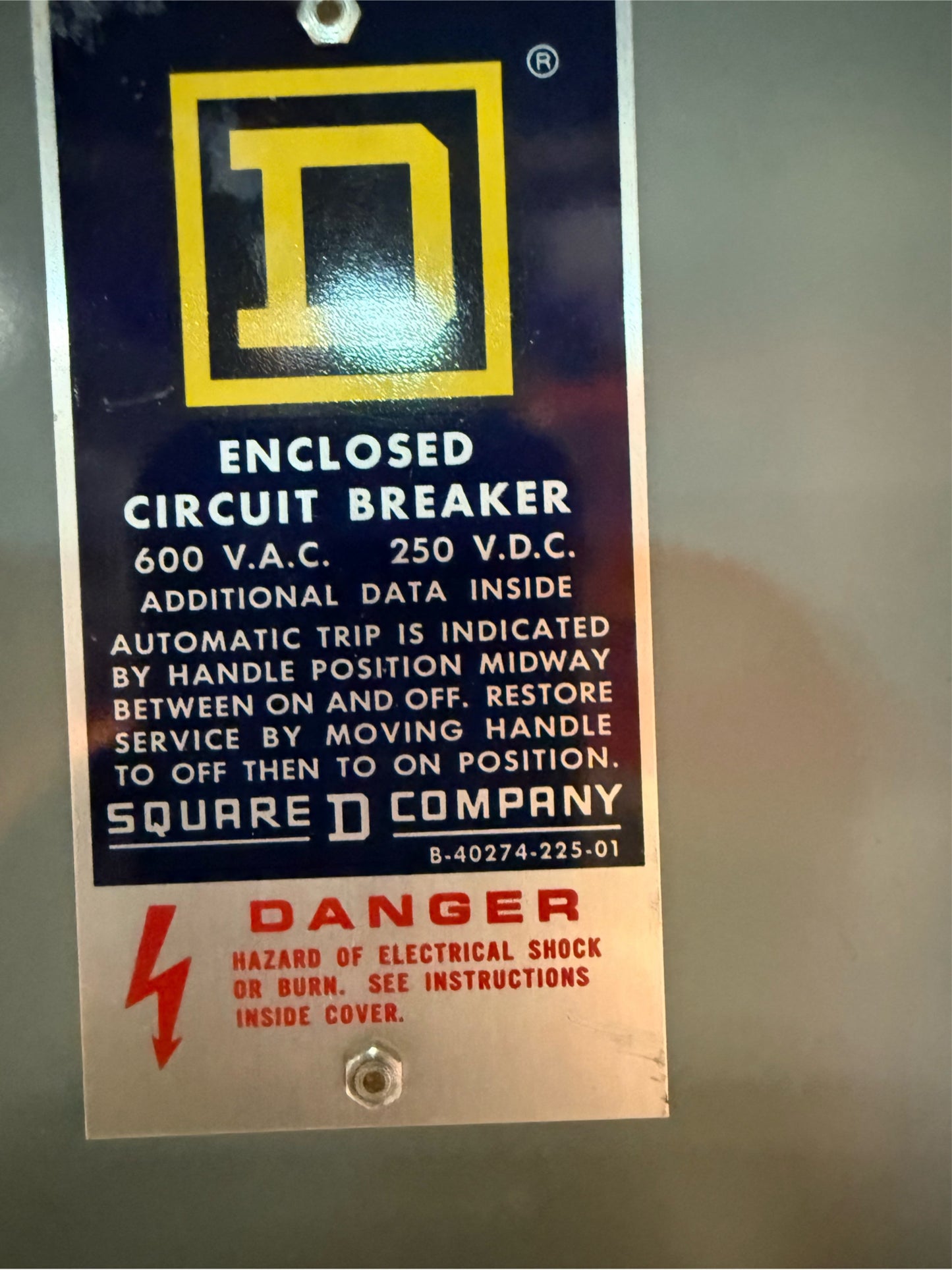 200A Square D Circuit Breaker 600 VAC KAL36200 in Enclosure (SKU: 110271)