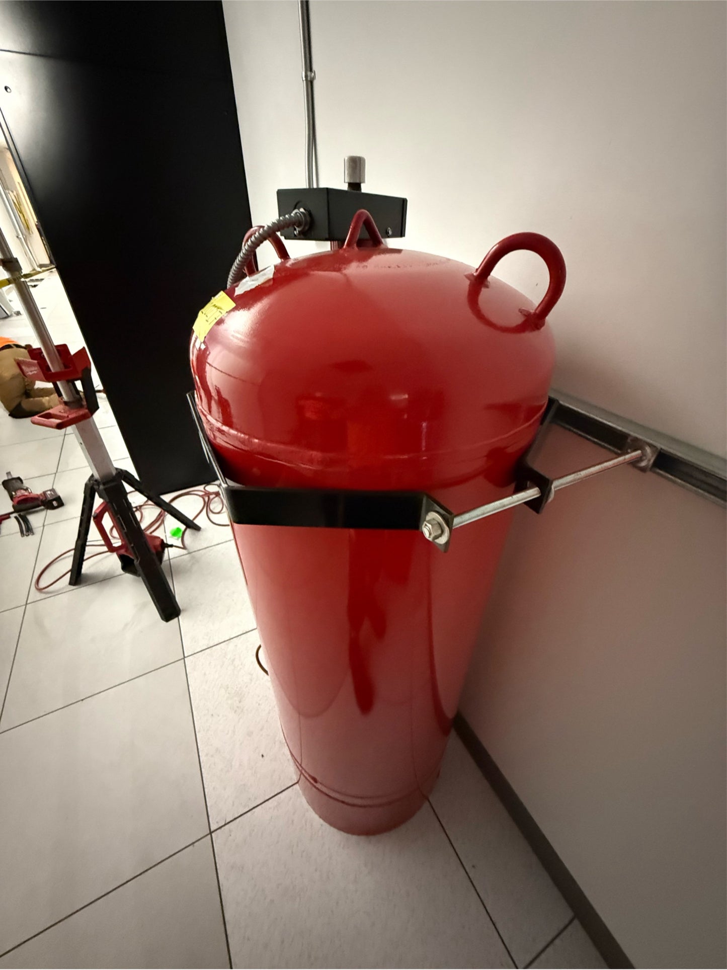 FM-200 Fire tank cylinder AA363385 429 lbs of agent