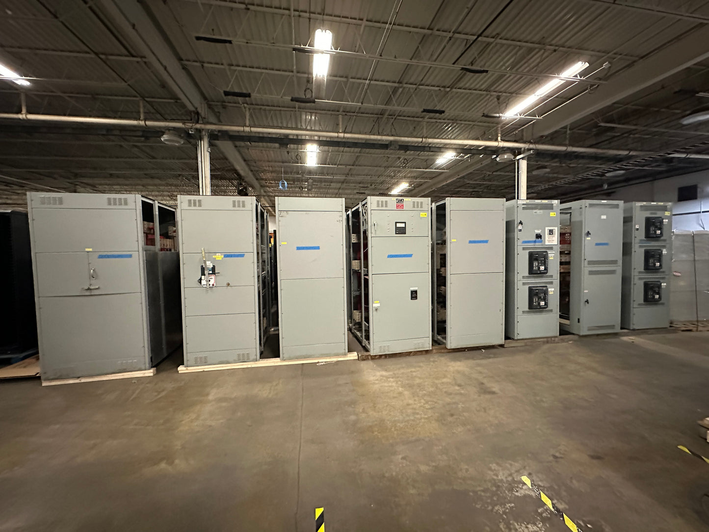 ASCO 8 Section 4000a 480v Switchgear Lineup 7 Cubicle Bus Breakers & Drawings(104180)