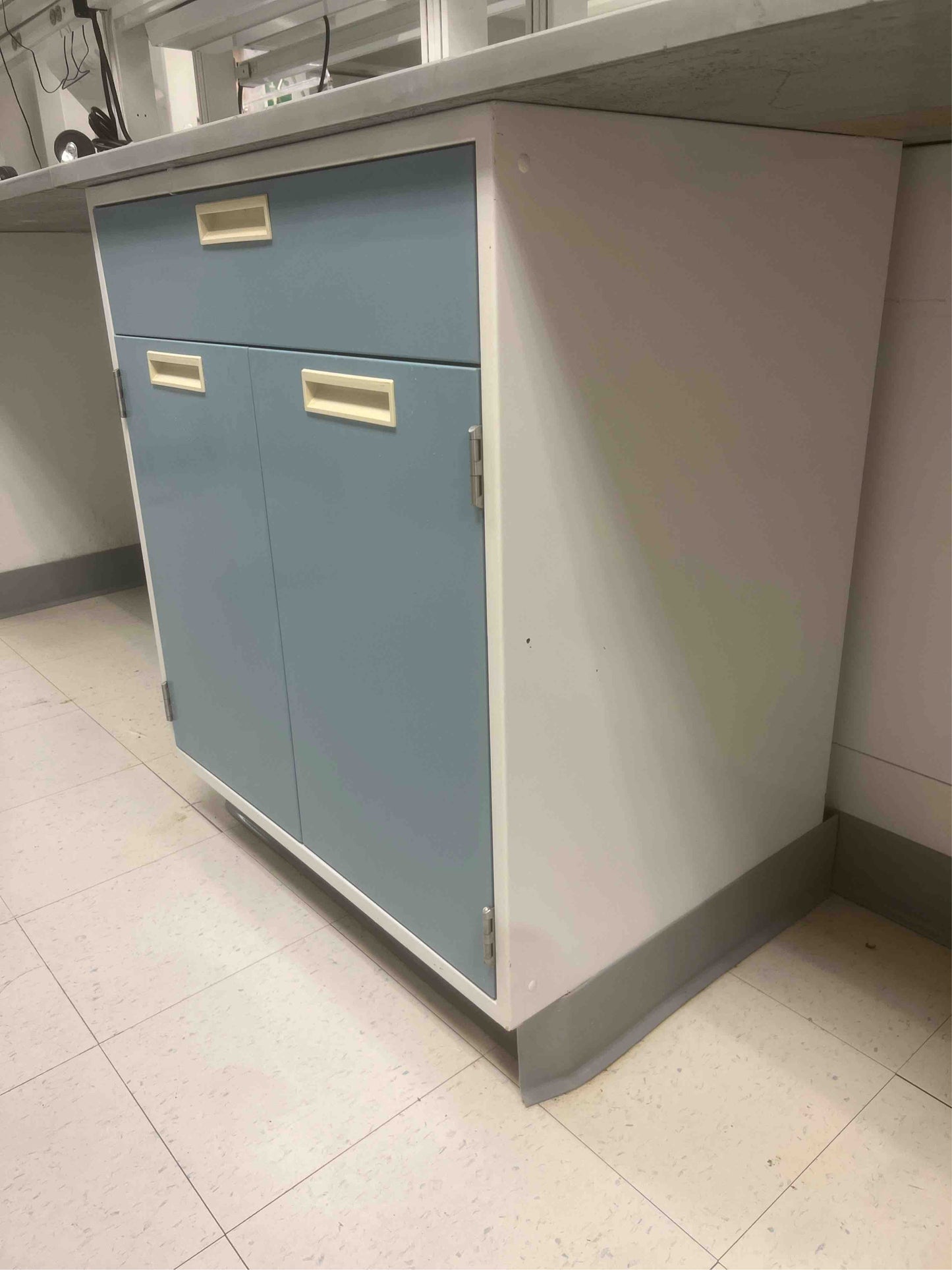 Fisher Hamilton 30" Mix cabinet 5377AA(5377AA)