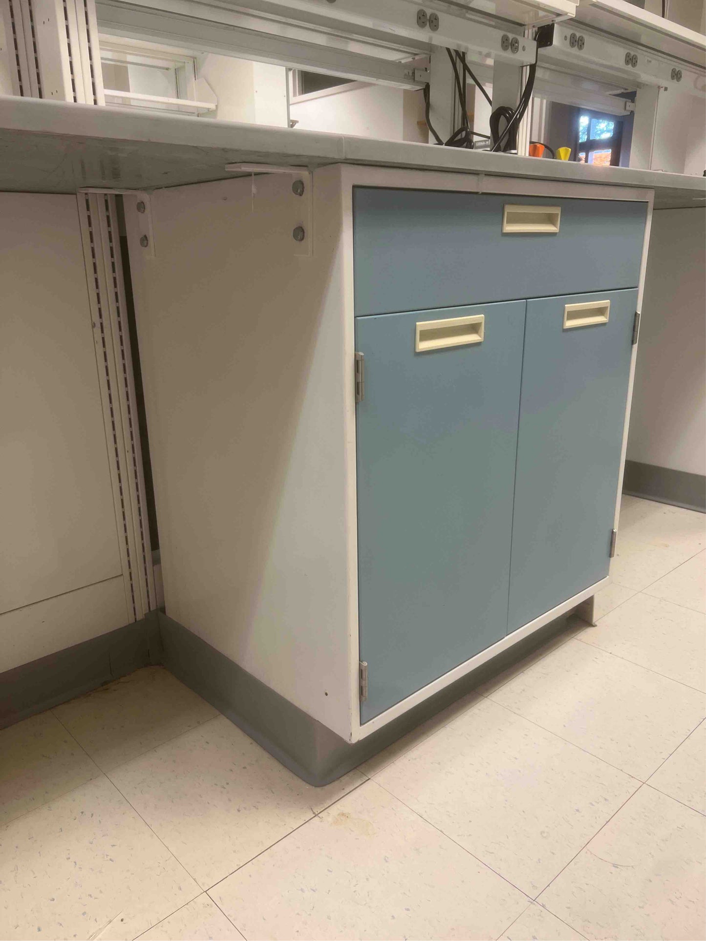 Fisher Hamilton 30" Mix cabinet 5377AA(5377AA)