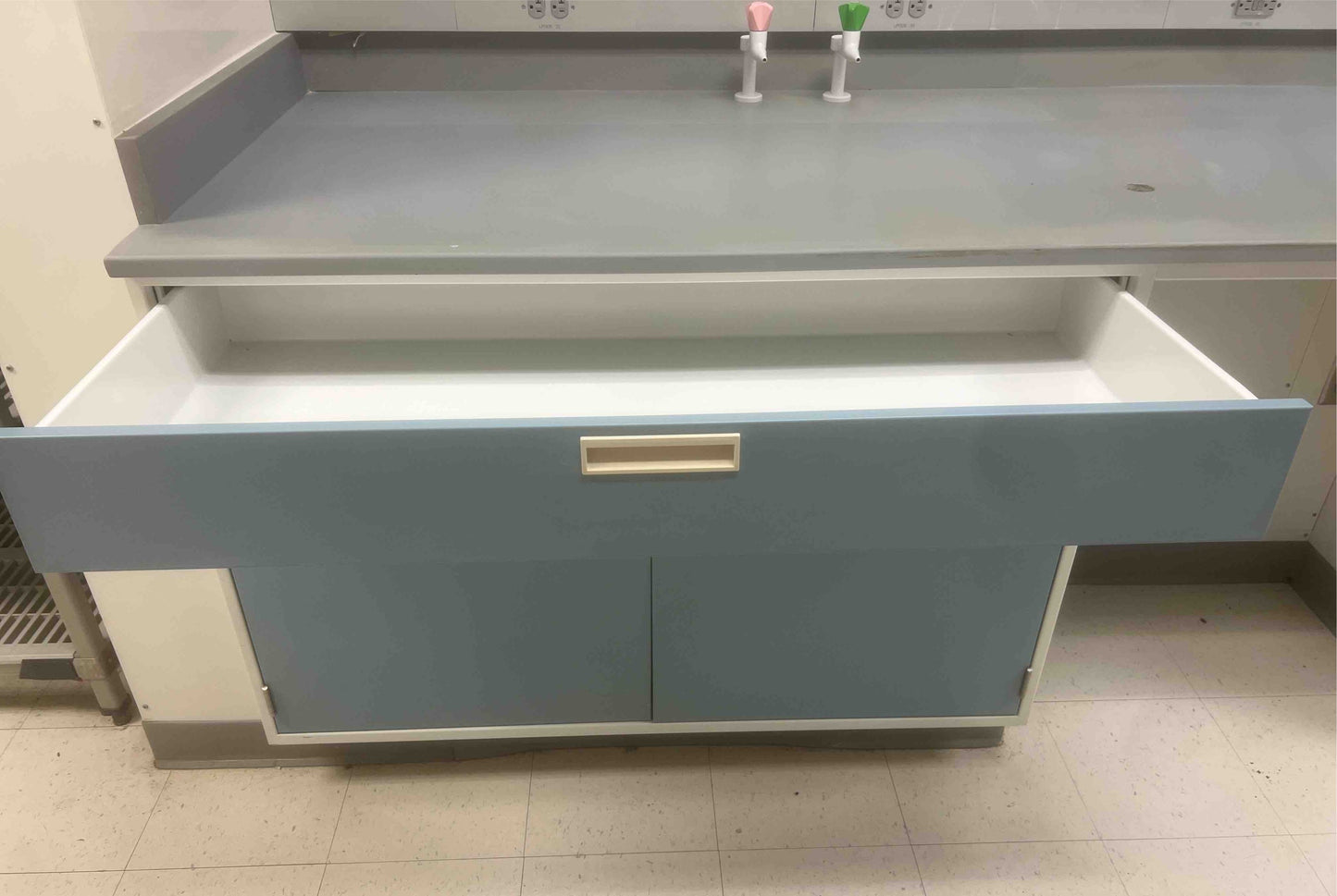 Fisher Hamilton 4' Mix cabinet (5379AA)(5379AA)