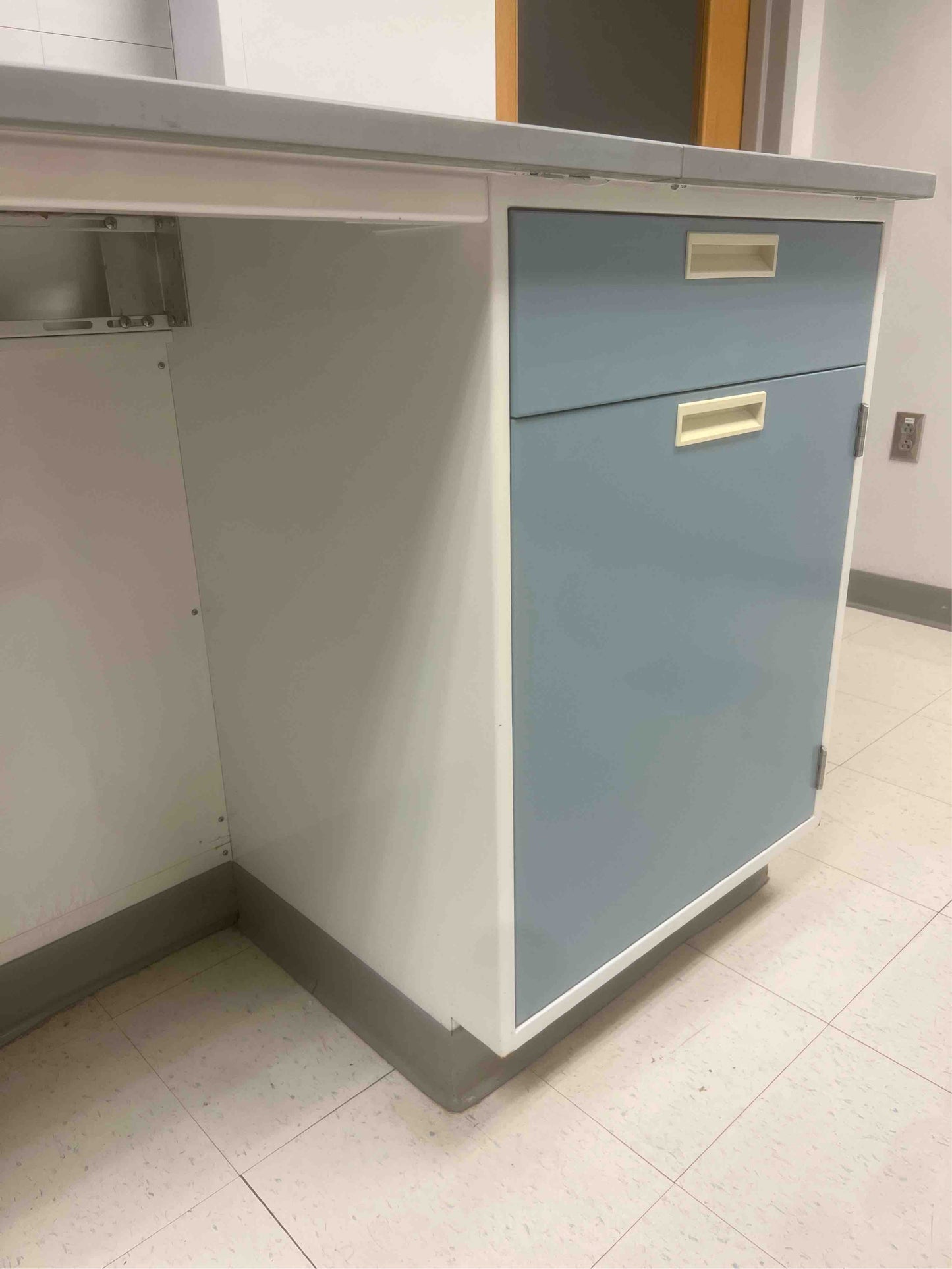 Fisher Hamilton 2' Mix cabinet 5381AA(5381AA)
