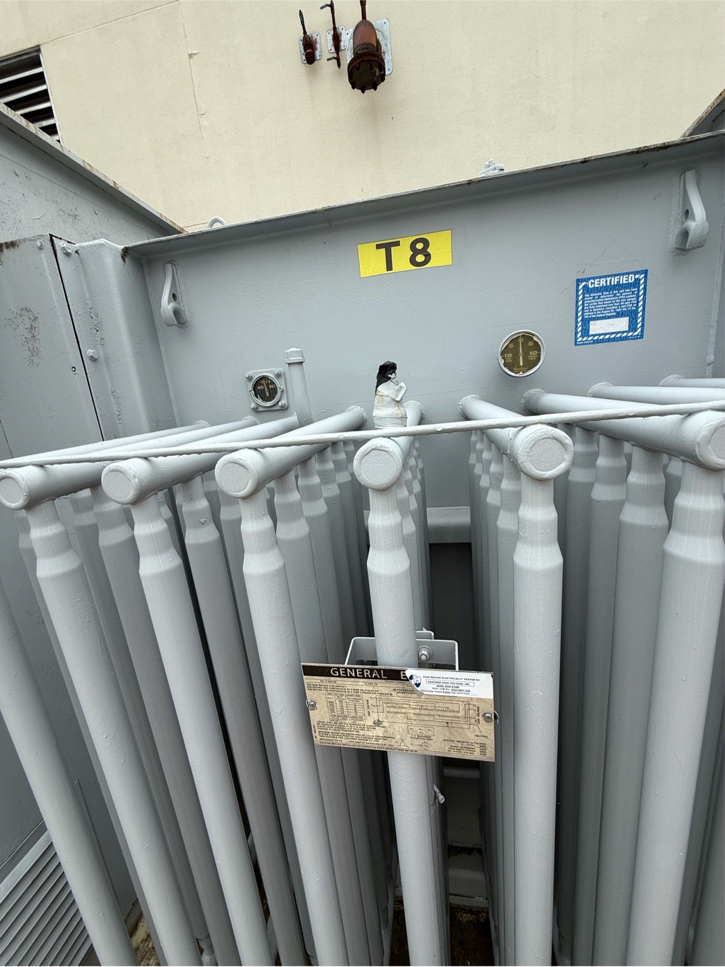1000KVA GE Outdoor Substation & Transformer 3PH 4160v 480Y/277 Breakers & Meter