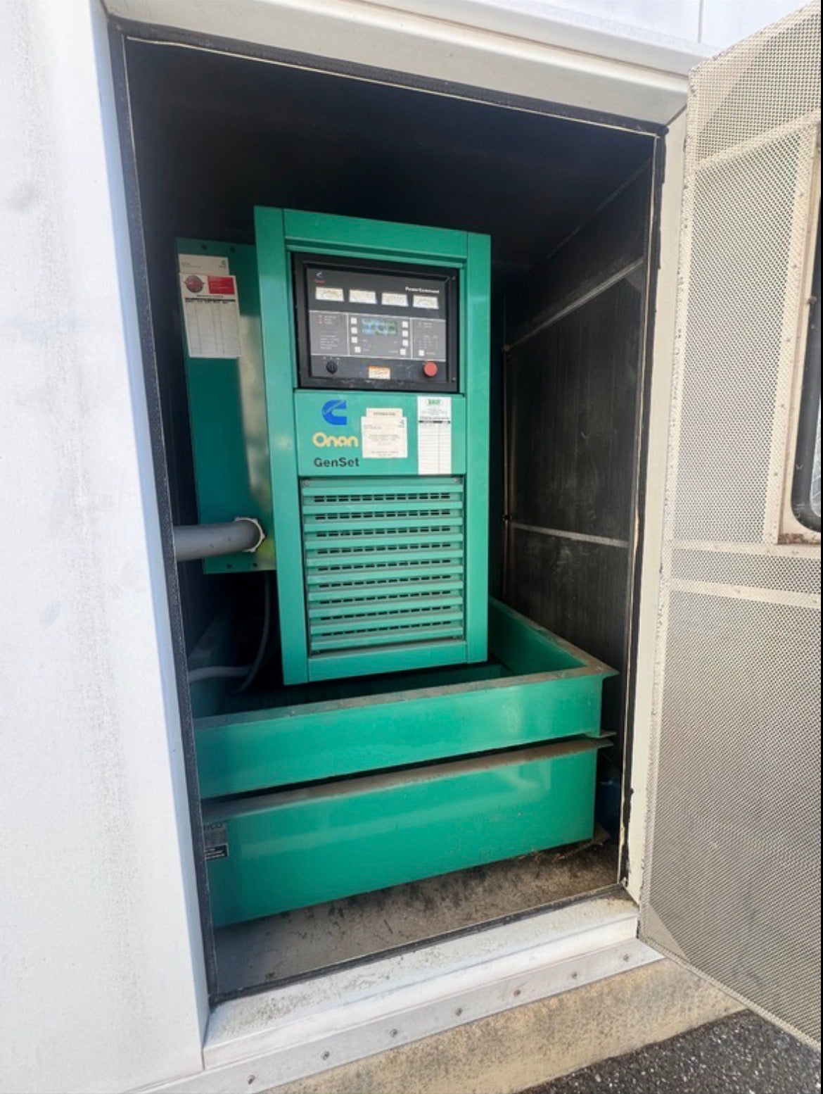 Cummins Onan 200kW Diesel Generator 200DFAA LTA-10G1 3PH Standby