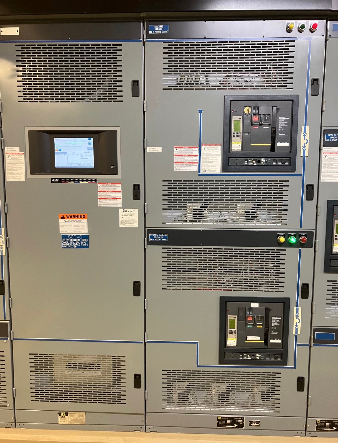 SQUARE D Power Zone Switchgear 3200A 12 Section w/ 13 Skidded Breakers (112402)