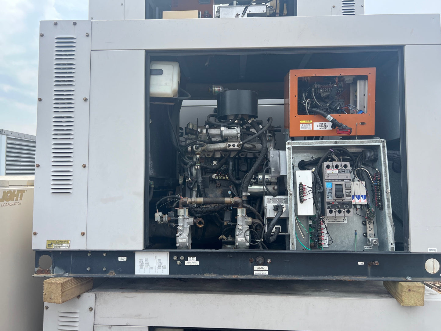 35KW Generac Generator Mitsubishi Engine Parts Only No Doors or Controls Good Engines-17522