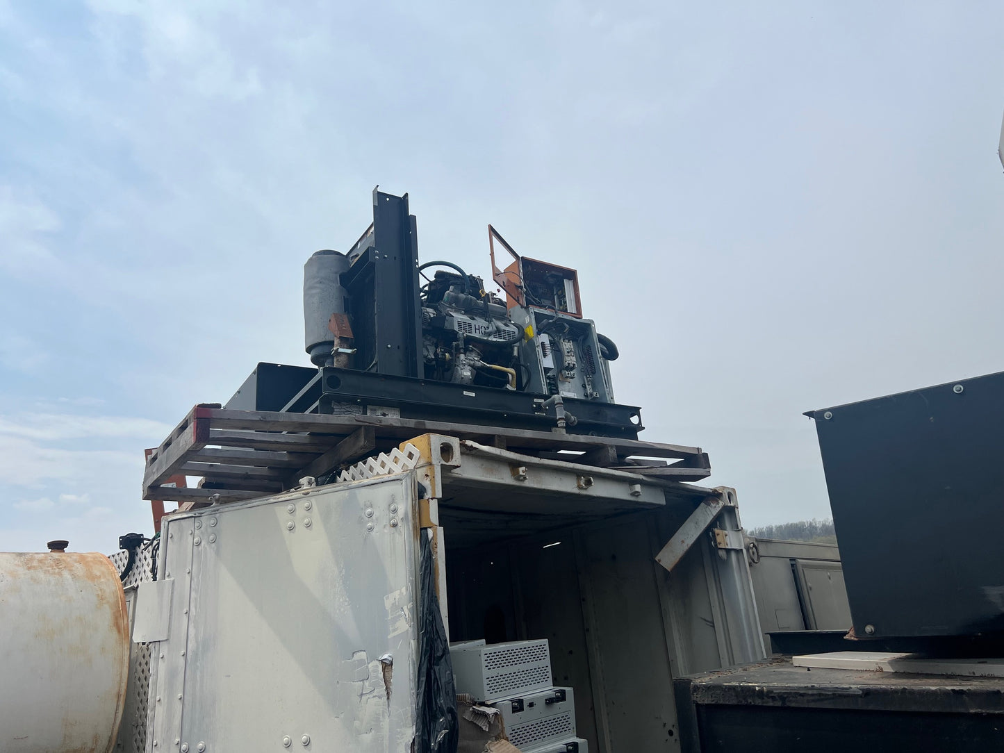 35KW Generac Generator Mitsubishi Engine Parts Only No Doors or Controls Good Engines-17522
