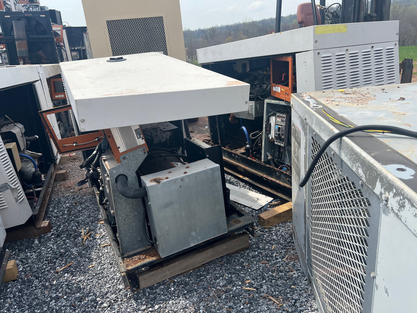 35KW Generac Generator Mitsubishi Engine Parts Only No Doors or Controls Good Engines-17522
