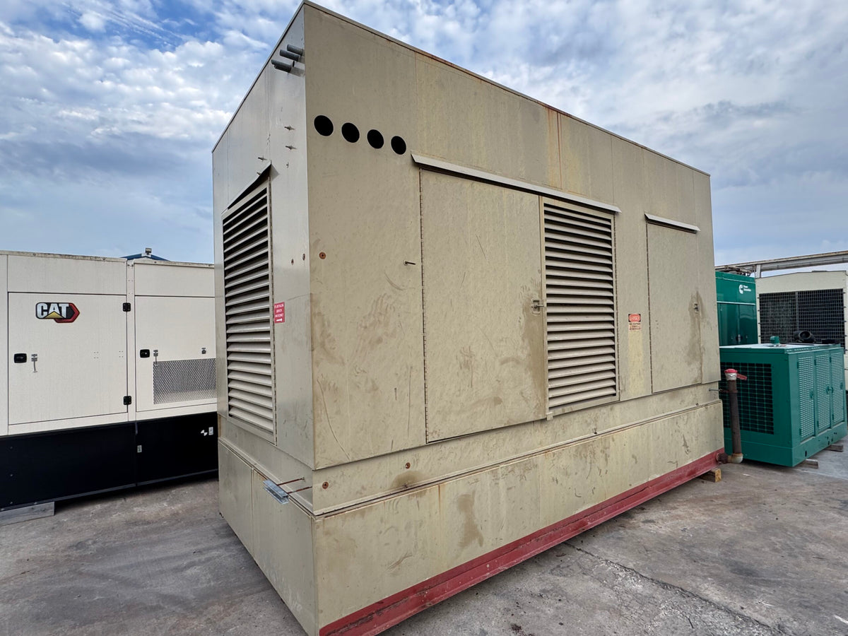 Low Hour Cummins QST30 750KW Diesel Generator Set - DPC1082