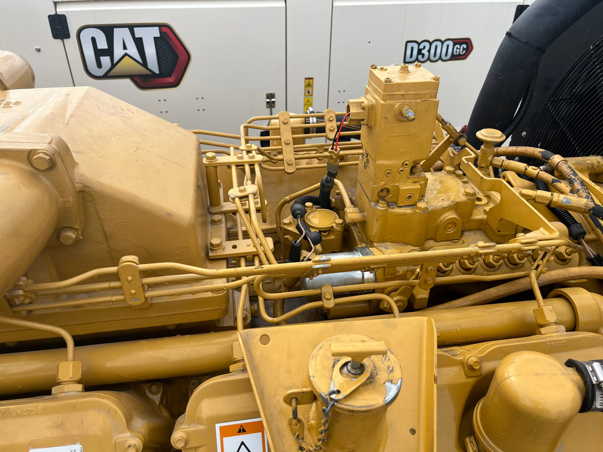 600KW Caterpillar 3412C  Diesel Generator Set 277/480  415hrs