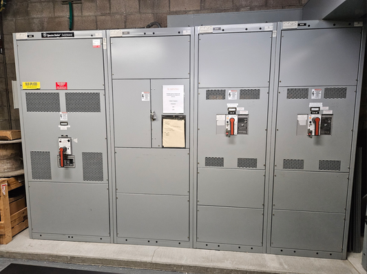 GE Spectra Switchboard 3000A 208Y/120V 3PH 4W 4 Section TP3030 Switchgear