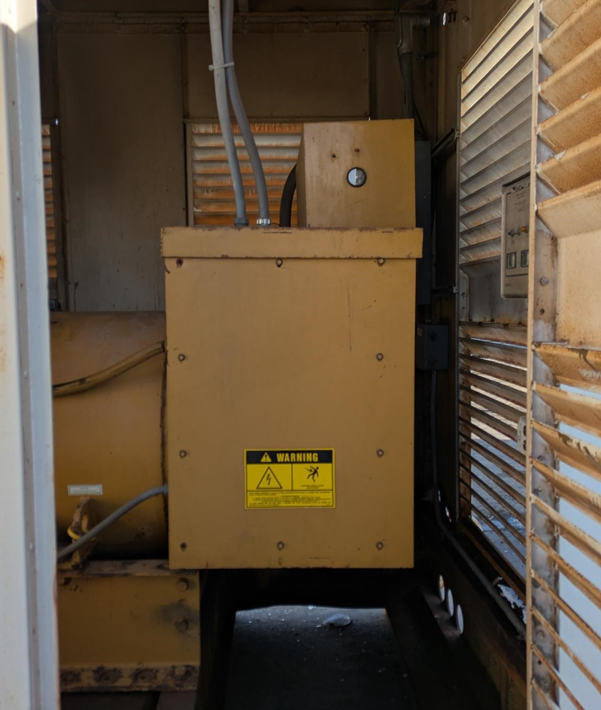 750KW Caterpiller Diesel 3508 Generator 3PH 277/480 743hrs 1998