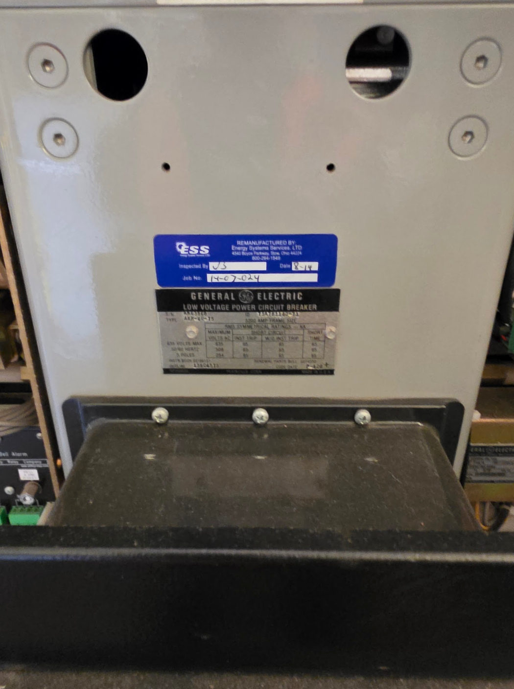 General Electric GE AKD-8 Low Voltage Switchgear Lineup AKR 1600A 3200A 480V