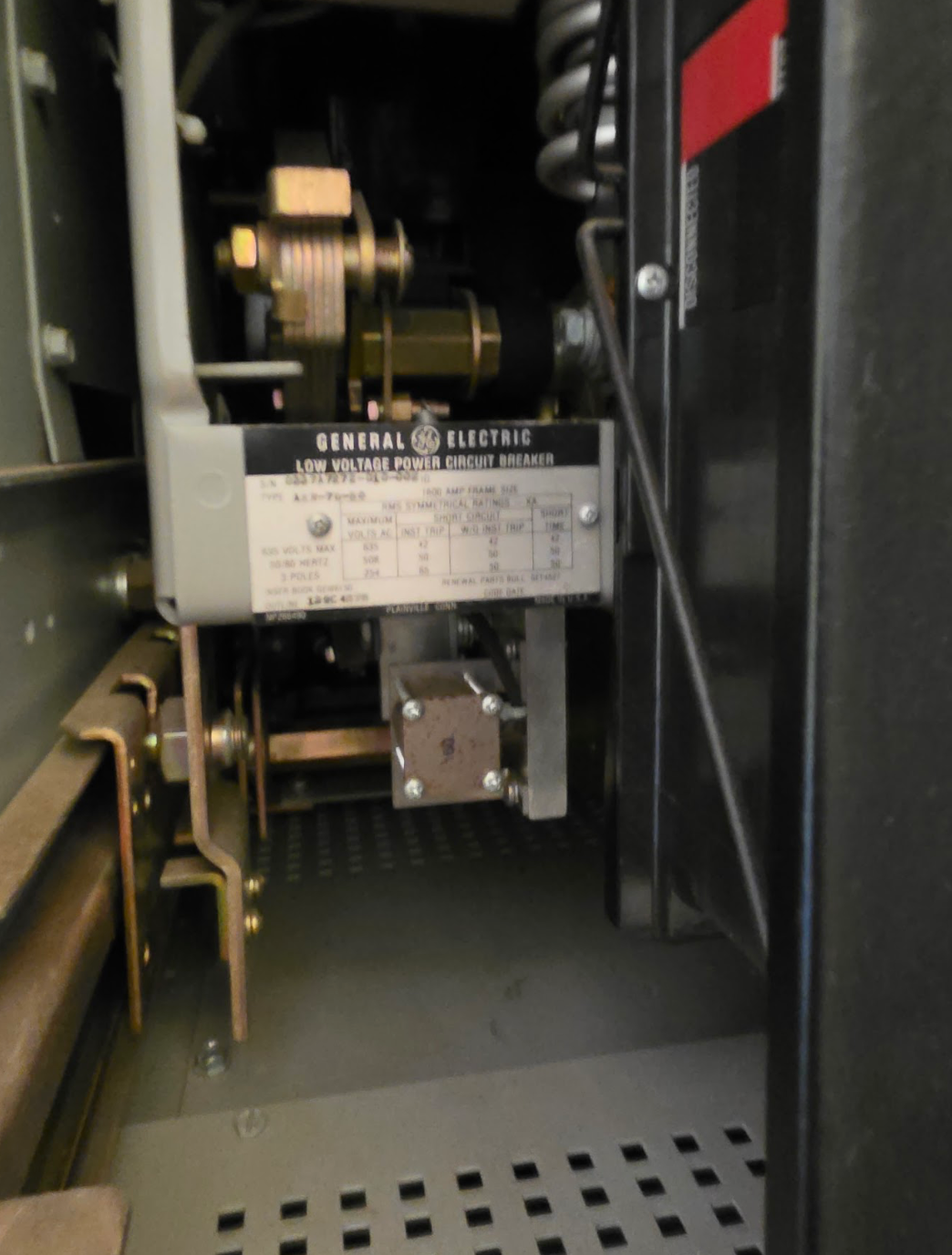 General Electric GE AKD-8 Low Voltage Switchgear Lineup AKR 1600A 3200A 480V