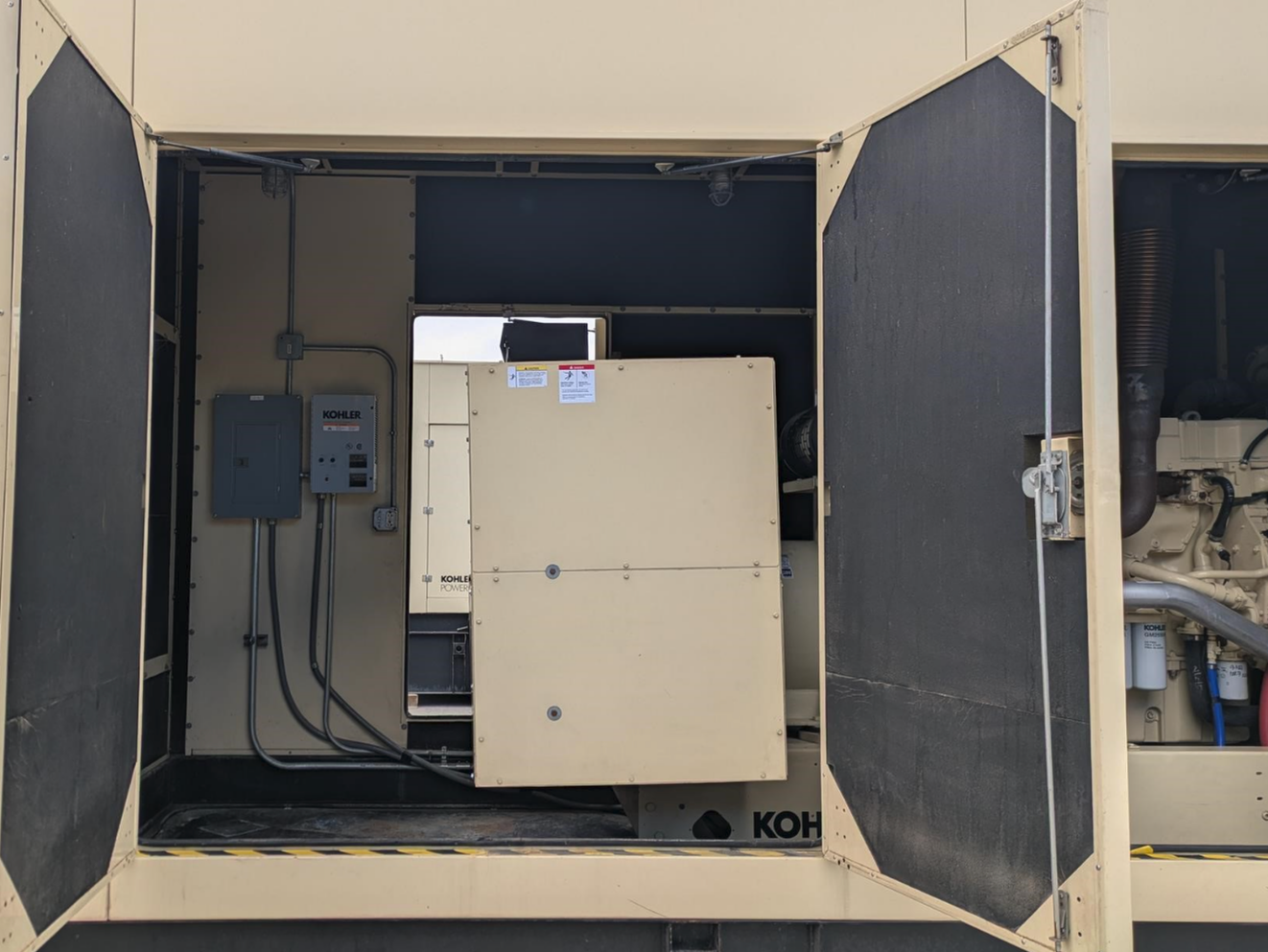 360KW Kohler Volvo Diesel Generator 3ph 120/208 210hrs '07 TESTED