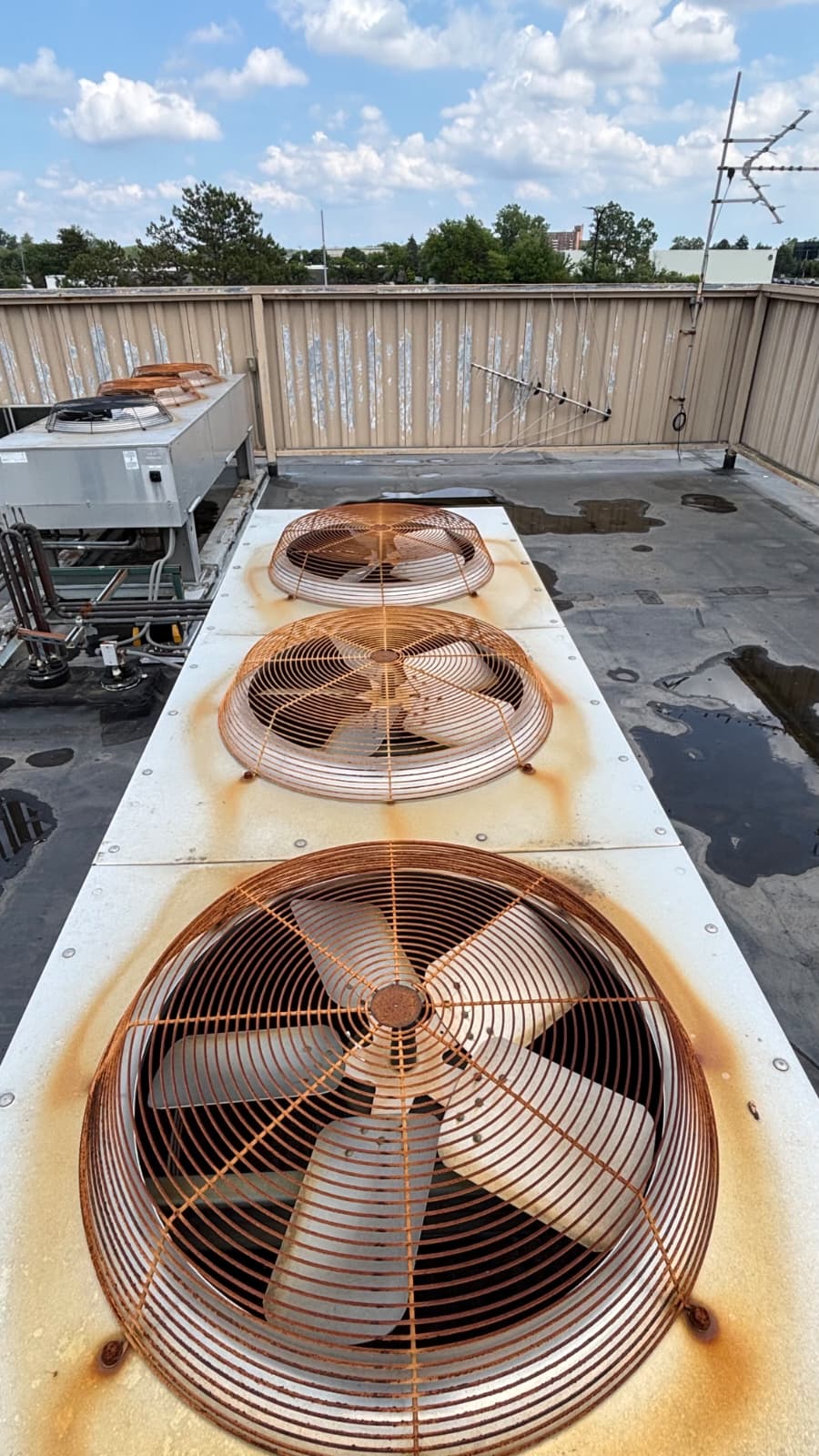 Liebert DCDF308-A Outdoor Air Cooled Condenser 3-Fan 460V 3PH Data Center 2006