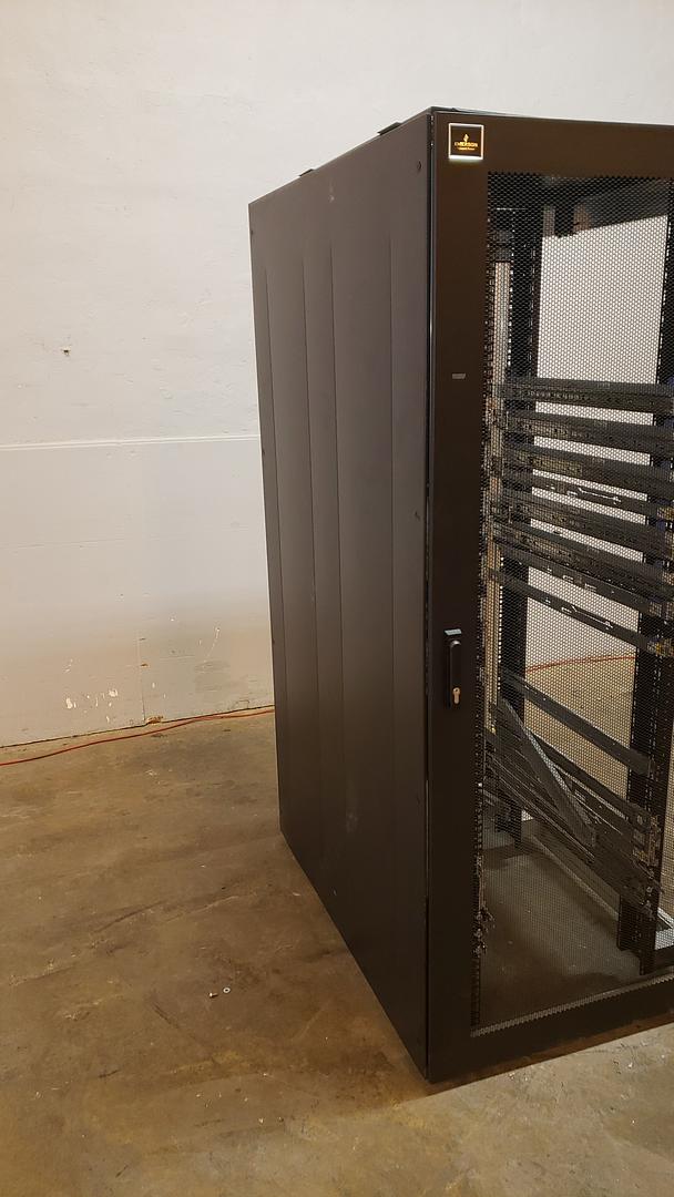 LIEBERT DCM RACK Extra Wire Server Rack