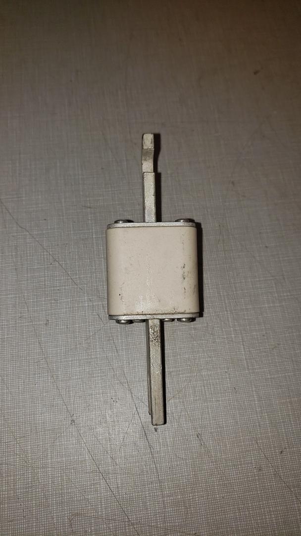 Lot of 5 Cooper Bussmann 170M3220 450 Amp 700V 200kA Fuse 450A(S6LLST11206)