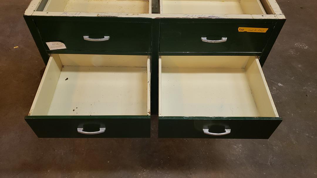 4' Kewaunee Casework 8 Drawers(S6LLST11370)