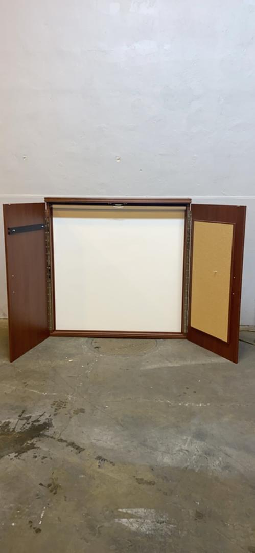 Cabinet Enclosed Ornate White Board in Wood Housing(S6LLST5127)