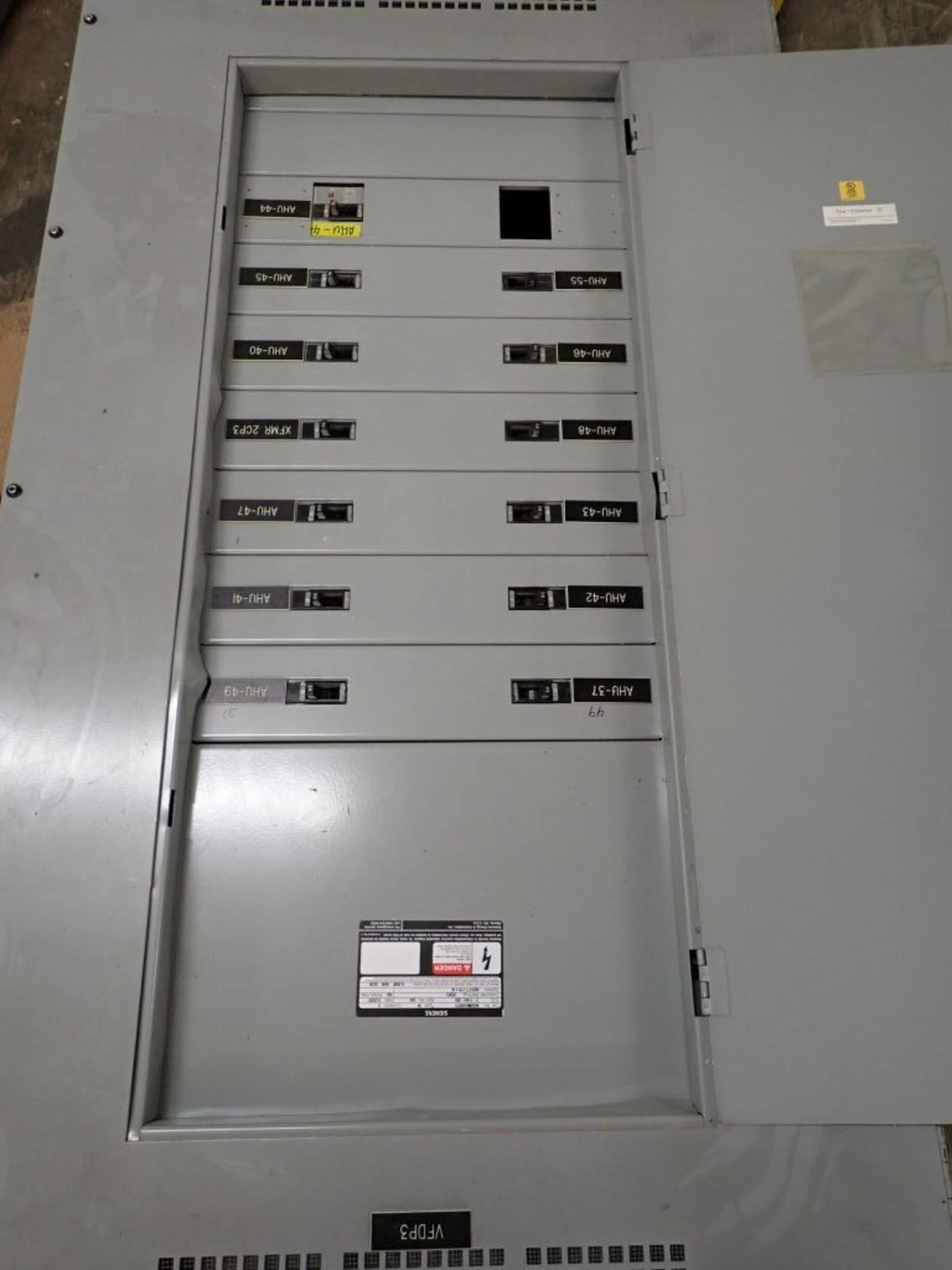 Siemens S4 400A Panelboard with 13 Circuit Breakers 480Y/277V, 3PH