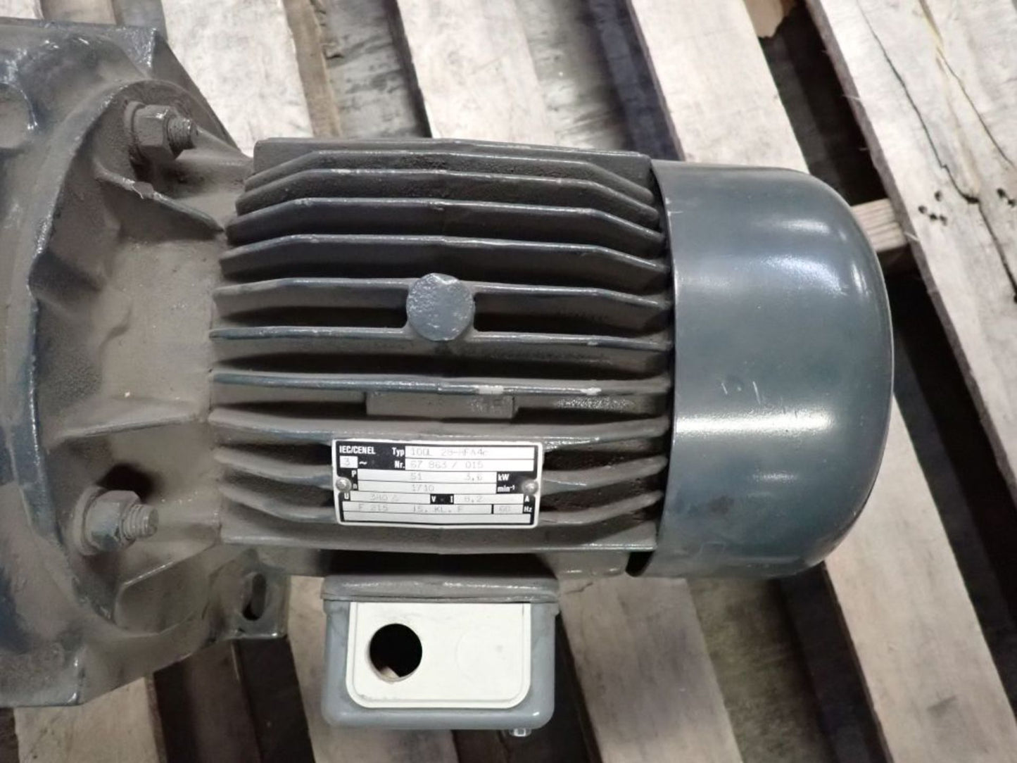 Stromag Motor w/ Gear box 100L 28-RFA4C 1710 RPM 380V 8.2A