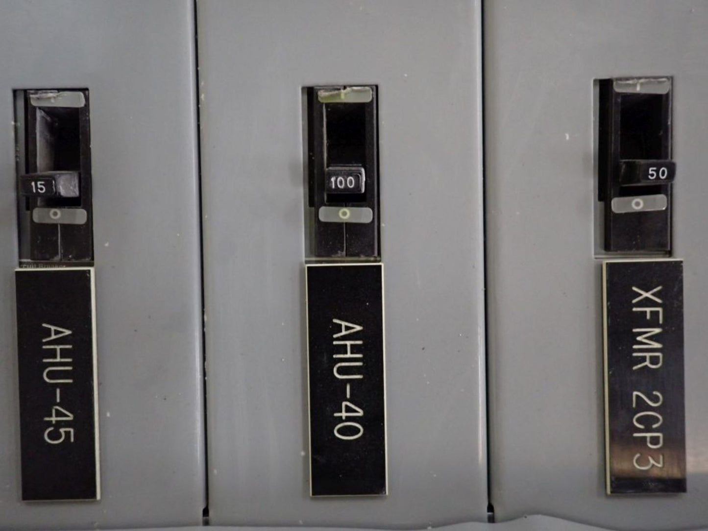 Siemens S4 400A Panelboard with 13 Circuit Breakers 480Y/277V, 3PH