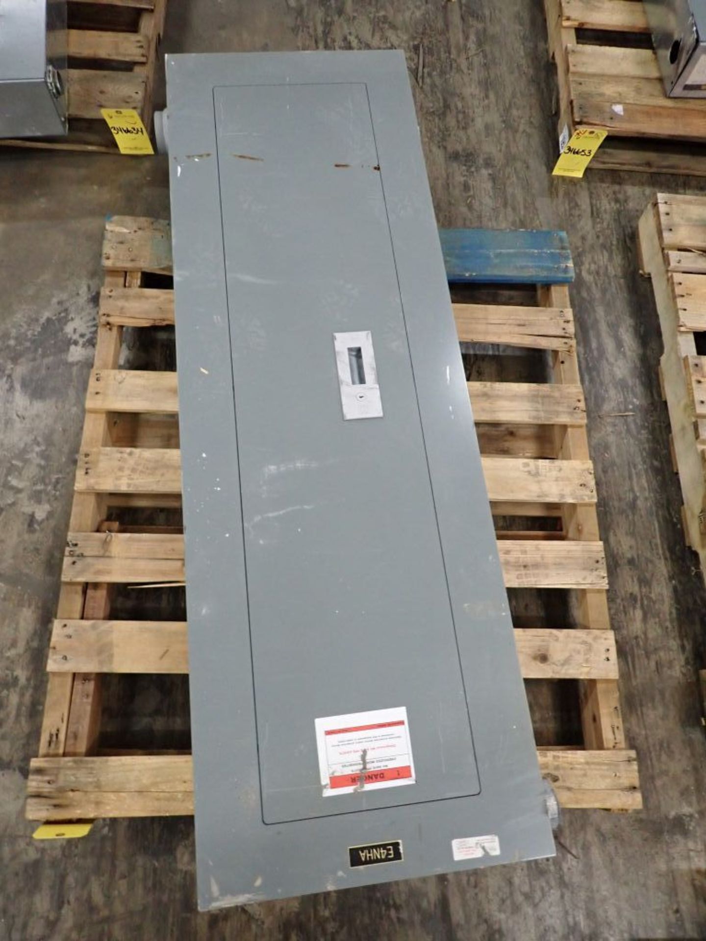 Square D 225A NEHB NEHB-424-2SF3125, 225A, 480Y/277V, 3PH Panelboard w/ Circuit Breakers & 2 Mains