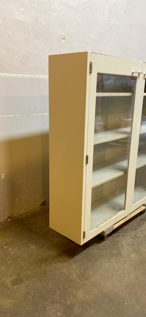 48" St Charles Glass Door Cabinet broken glass(S6LLST6626)
